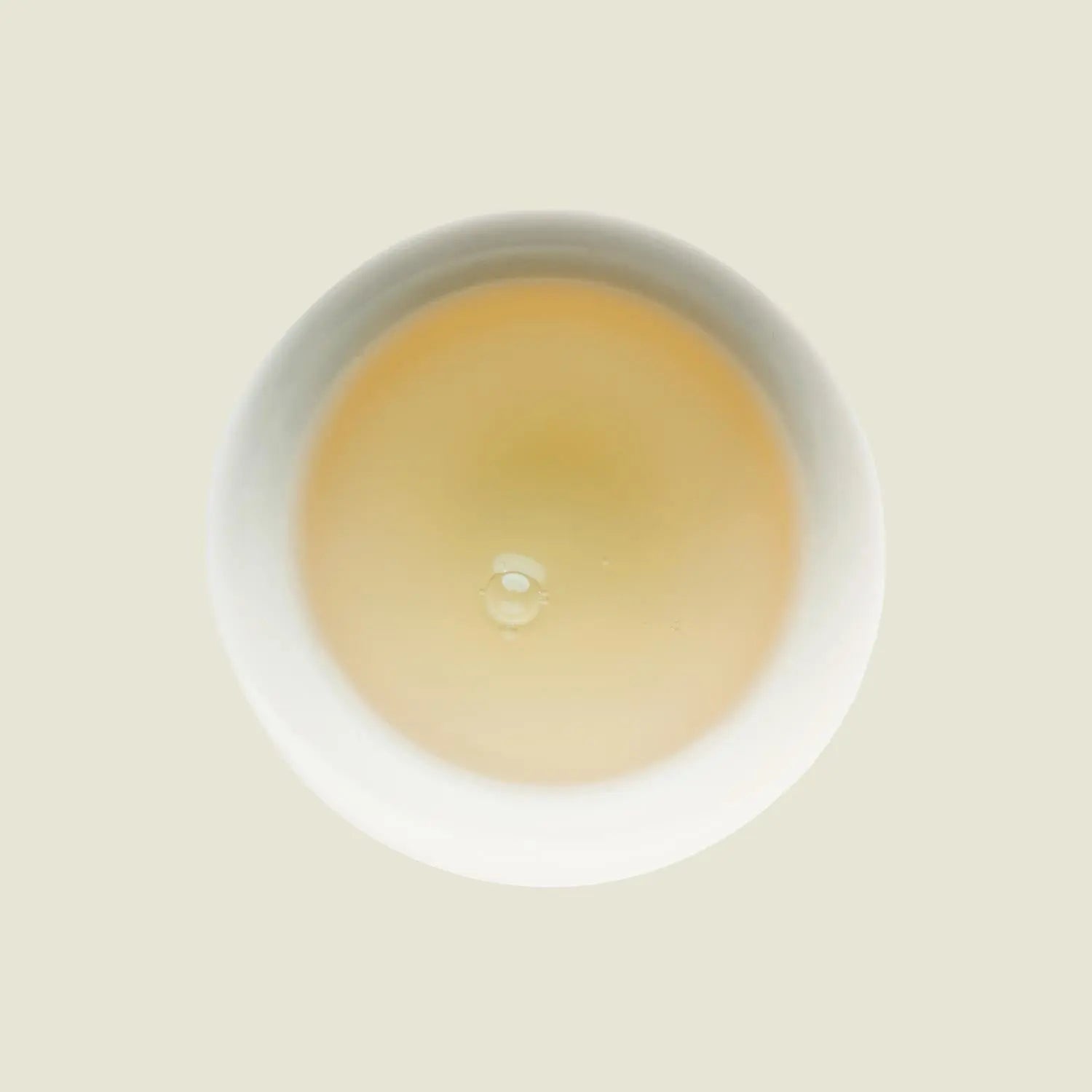 Snow Silent - Noema - Tassenfarbe helles gelb von oben fotografiert