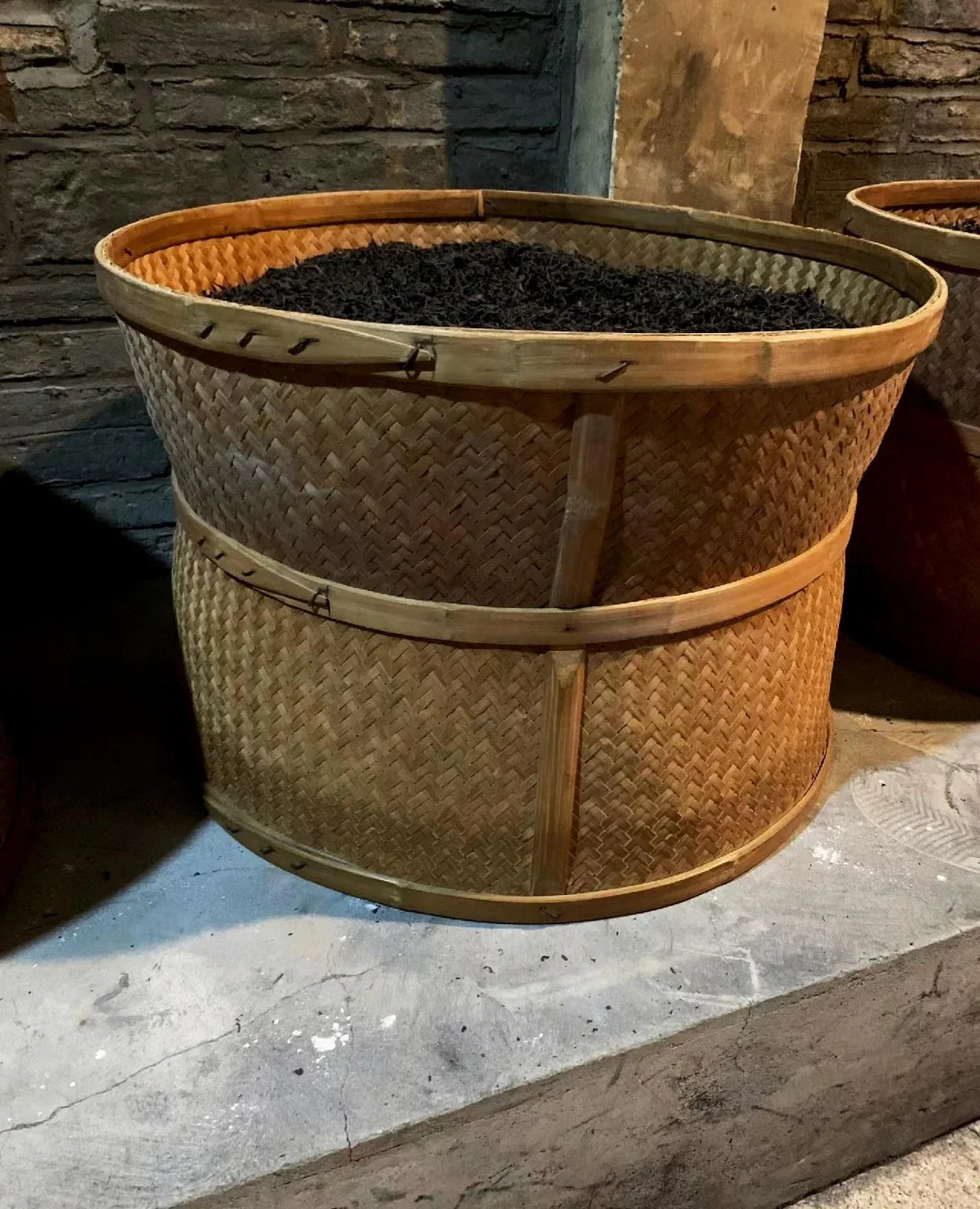 noema_fertiger-schwarzer-tee-in-koerbchen - Noema